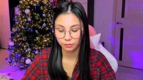 ms_emily_ online show from December 21, 2025, 8:49 pm