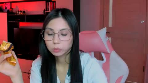 Snapshot of ms_emily_ chatting on April 28, 2026, 11:15 am ms_emily_ online show from April 28, 2026, 11:15 am