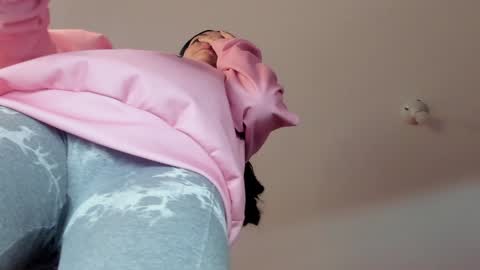 Annabelle  online show from February 3, 2025, 12:25 pm