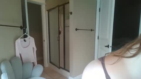 msfreckles92 online show from May 29, 2026, 3:54 pm