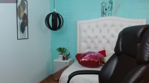 Jossie online show from March 5, 2025, 2:36 am