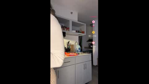 mskitty000 online show from January 15, 2026, 10:46 pm