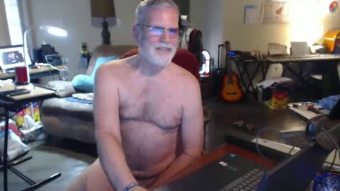 Snapshot of mt2much chatting on February 6, 2025, 11:04 pm mt2much online show from February 6, 2025, 11:04 pm