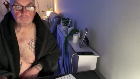 Snapshot of mtb1697 chatting on December 14, 2025, 11:20 pm mtb1697 online show from December 14, 2025, 11:20 pm