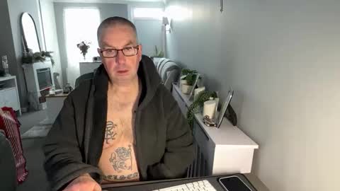 Snapshot of mtb1697 chatting on December 16, 2025, 11:37 am mtb1697 online show from December 16, 2025, 11:37 am