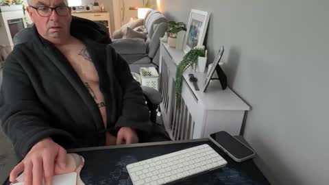 Snapshot of mtb1697 chatting on March 2, 2026, 8:32 am mtb1697 online show from March 2, 2026, 8:32 am