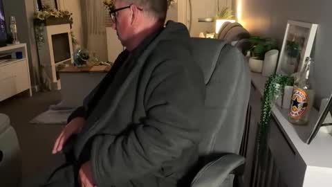 Snapshot of mtb1697 chatting on March 15, 2026, 8:37 pm mtb1697 online show from March 15, 2026, 8:37 pm