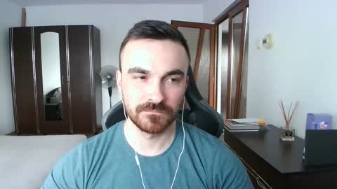 Snapshot of mu5clemania chatting on May 17, 2026, 3:52 pm Victor online show from May 17, 2026, 3:52 pm