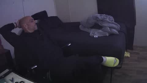 Muffdiver online show from March 28, 2026, 2:33 am