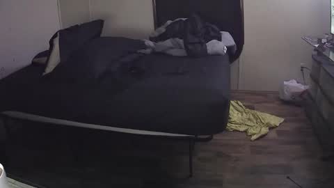 Muffdiver online show from April 14, 2026, 7:58 am