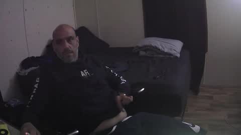 Muffdiver online show from April 21, 2026, 12:34 am