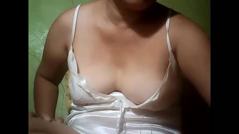 muffy_bunny online show from February 8, 2025, 7:05 pm