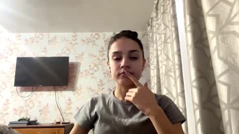 Snapshot of muibuzick chatting on February 5, 2026, 6:40 am Tia online show from February 5, 2026, 6:40 am