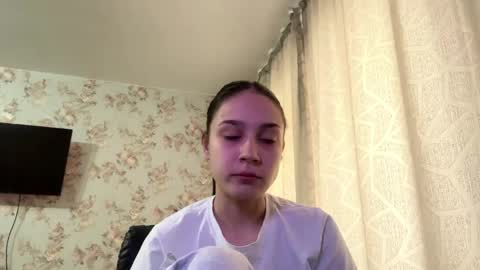 Tia online show from April 30, 2026, 8:09 am