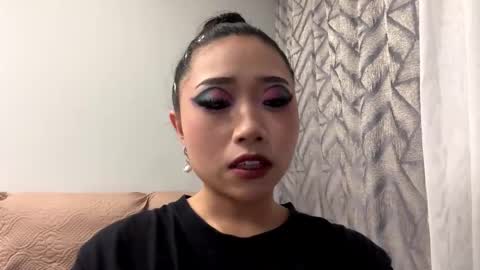 Mia online show from March 21, 2026, 11:04 am