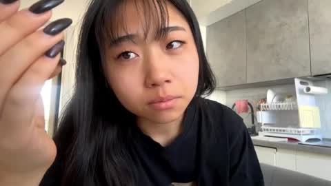 Mia online show from April 7, 2026, 10:09 pm