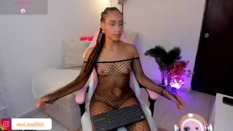 HEY GUYS IF YOU LIKE SEXY SHOW YOU ARE IN THE CORRECT PLACE CU WENESDAY PVT OPEN   TRANSMISSION TIME 5 PM - 10 PM COLOMBIA online show from September 17, 2025, 12:23 am