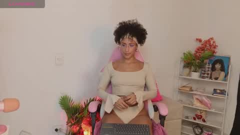 Snapshot of mulata_ch chatting on May 5, 2026, 1:46 am HEY GUYS IF YOU LIKE SEXY SHOW YOU ARE IN THE CORRECT PLACE CU WENESDAY PVT OPEN TRANSMISSION TIME 5 PM - 10 PM COLOMBIA online show from May 5, 2026, 1:46 am