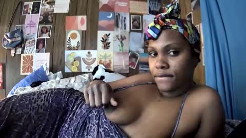 Snapshot of mumnxdor chatting on December 15, 2025, 4:11 pm mumnxdor online show from December 15, 2025, 4:11 pm