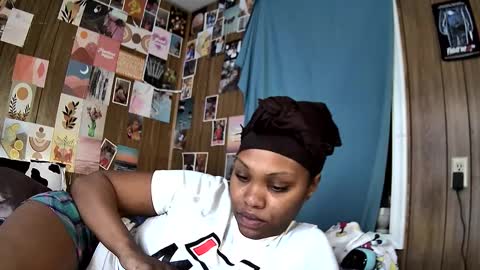 Snapshot of mumnxdor chatting on January 7, 2026, 2:52 pm mumnxdor online show from January 7, 2026, 2:52 pm