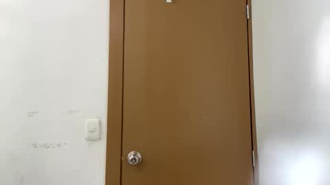   online show from October 18, 2025, 3:46 pm