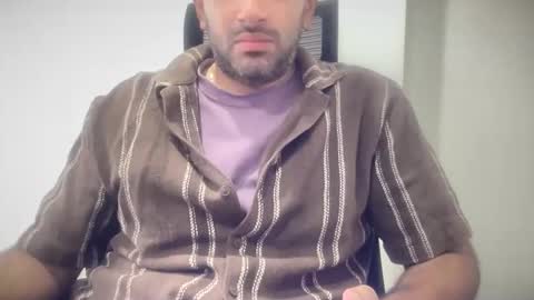 munnabobby2008 online show from November 17, 2025, 6:52 am