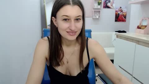 muriel_elvin online show from October 3, 2025, 8:22 am