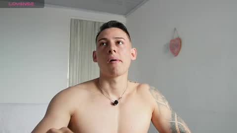 muscle_king_cum online show from April 22, 2026, 1:56 pm