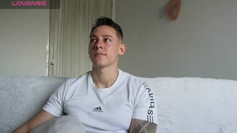 Snapshot of muscle_king_cum chatting on July 22, 2026, 3:37 pm muscle_king_cum online show from July 22, 2026, 3:37 pm