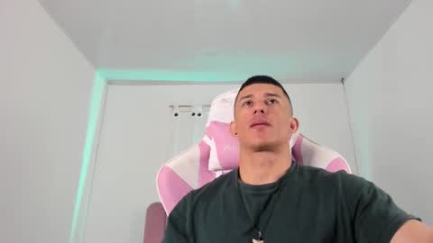 Snapshot of muscle_man07 chatting on January 7, 2026, 3:25 pm Muscle Man online show from January 7, 2026, 3:25 pm