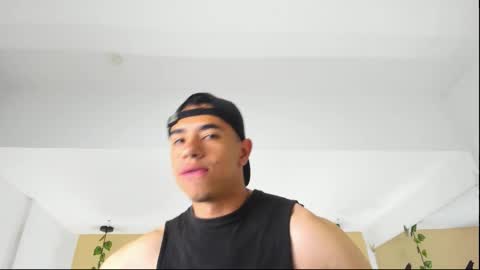 muscle scott online show from October 19, 2025, 12:17 pm