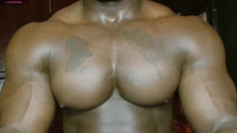 musclegod23 online show from April 17, 2026, 10:35 pm