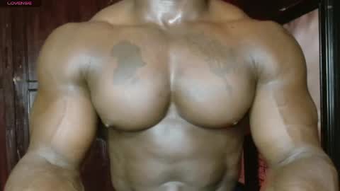musclegod23 online show from April 22, 2026, 1:08 am