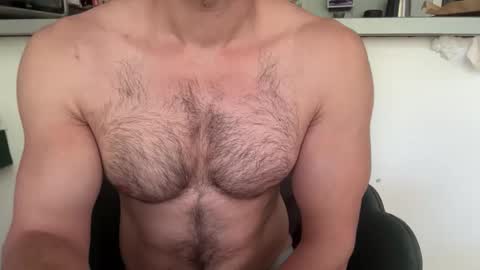 Snapshot of musclehair3 chatting on May 26, 2026, 8:43 am musclehair3 online show from May 26, 2026, 8:43 am