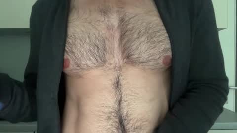 Snapshot of musclehair3 chatting on June 4, 2026, 7:58 am musclehair3 online show from June 4, 2026, 7:58 am