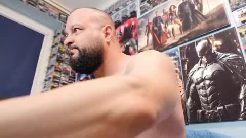 Snapshot of muscular_bear chatting on May 5, 2026, 3:03 am Chris online show from May 5, 2026, 3:03 am