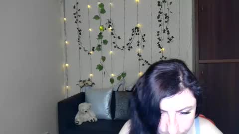Jeneva online show from June 5, 2026, 6:35 pm