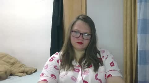 musechic_wild online show from May 25, 2026, 9:54 pm