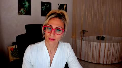 Diana online show from April 19, 2026, 6:10 pm