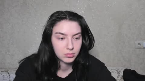 cute couple online show from April 17, 2026, 4:10 pm