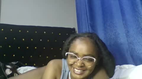 Snapshot of mwana69 chatting on May 20, 2026, 11:00 pm mwana69 online show from May 20, 2026, 11:00 pm