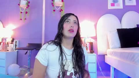 my_aleja_ online show from October 6, 2025, 12:24 pm