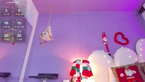 my_aleja_ online show from December 4, 2025, 2:26 pm