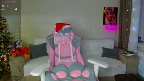 Emmy online show from December 27, 2024, 1:28 pm