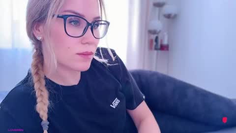 Mya-be Yours P online show from October 9, 2025, 3:54 pm