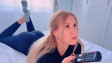 Mya-be Yours P online show from April 25, 2026, 5:32 pm