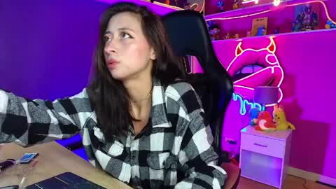 Milly Cute online show from April 10, 2026, 4:39 am