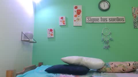 Angel Cute online show from October 5, 2025, 7:01 pm