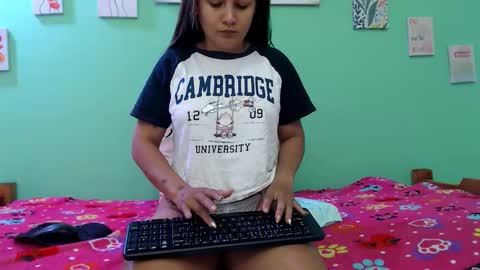 Angel Cute online show from October 27, 2025, 7:07 pm