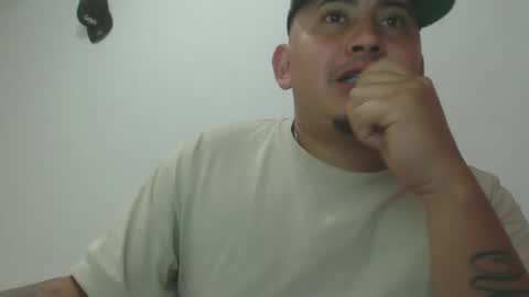 Snapshot of myke_andrade chatting on March 2, 2025, 5:01 am myke_andrade online show from March 2, 2025, 5:01 am